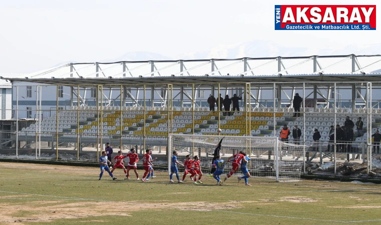 Ağır zeminde takımlar birer puanı paylaştı