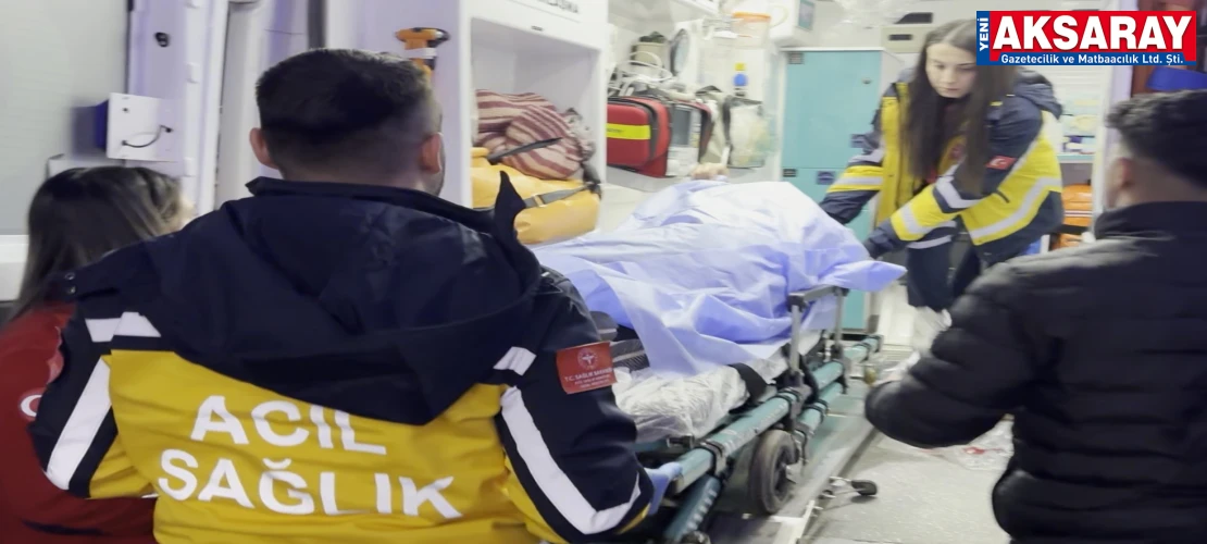 ARKADAŞINI BIÇAKLA AĞIR YARALADI  Biri hastaneye diğeri cezaevine gitti