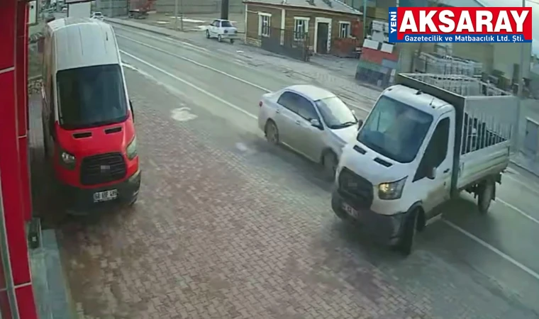 Dönüş anında kamyonetin altına girdi