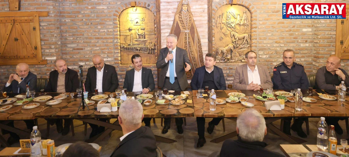 Muhtarlar ile idareciler iftarda bir araya geldi