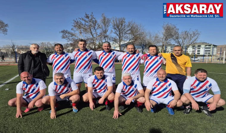 Veteranlar dostluk maçında bir araya geldi