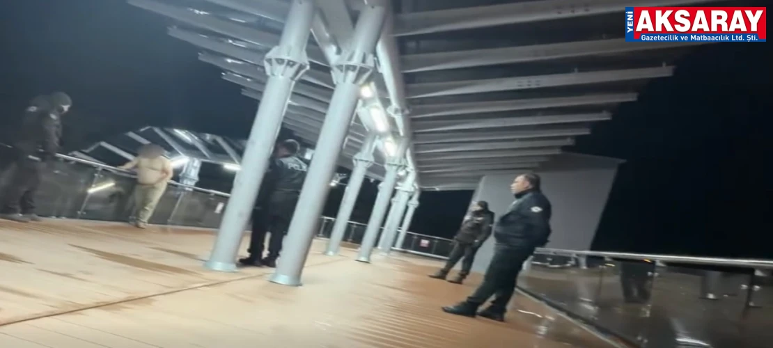 E-90 KARAYOLUNDA GERGİN DAKİKALAR Üst geçitte canına kıymak istedi