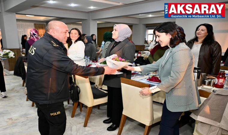 EMNİYET MÜDÜRÜ DEMİR’DEN Kadın personele jest