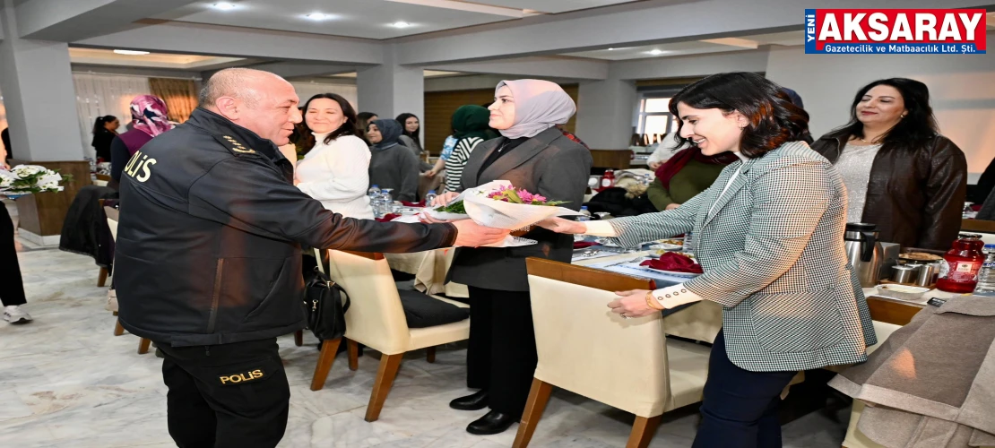 EMNİYET MÜDÜRÜ DEMİR’DEN Kadın personele jest