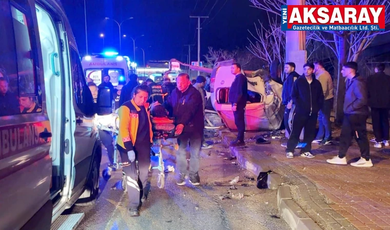  Hafif ticari araç takla attı  2 AĞIR YARALI