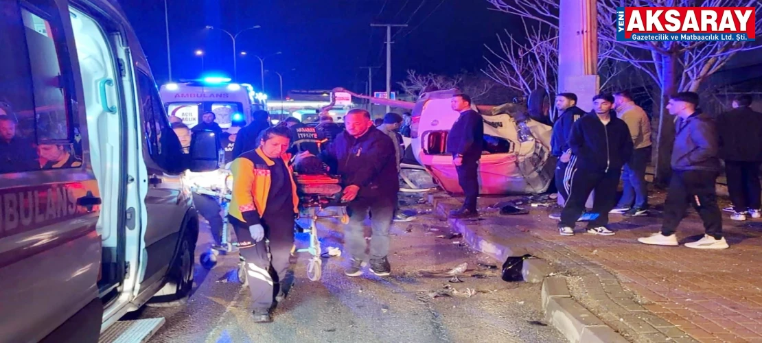  Hafif ticari araç takla attı  2 AĞIR YARALI