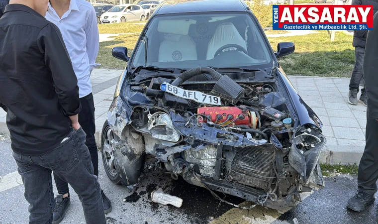 İki otomobil çarpıştı, 2 yaralı