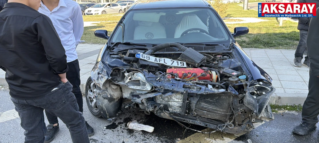 İki otomobil çarpıştı, 2 yaralı