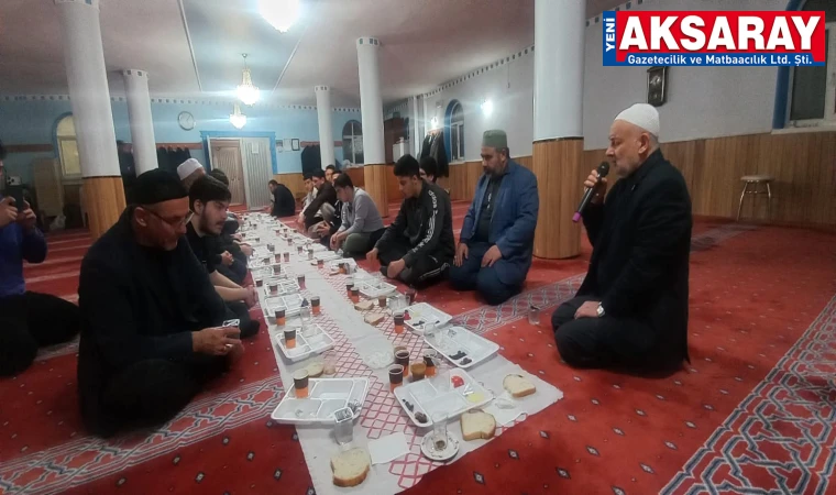 SARIKAYA CAMİİ’NDE MANEVİ ARINMA GECESİ Gençler itikafta buluştu