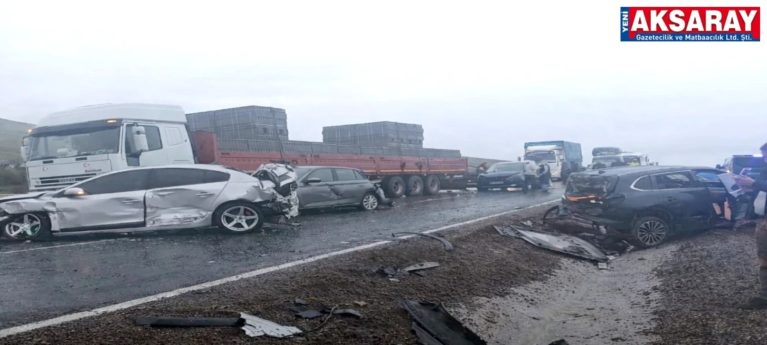 AKSARAY’DA ZİNCİRLEME KAZA  Yolcu otobüsü 10 araca çarptı, 7 yaralı