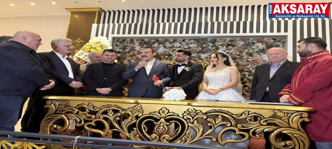 DİLAN VE FATİH DÜNYA EVİNE GİRDİ Siyaset ve protokolü buluşturan düğün