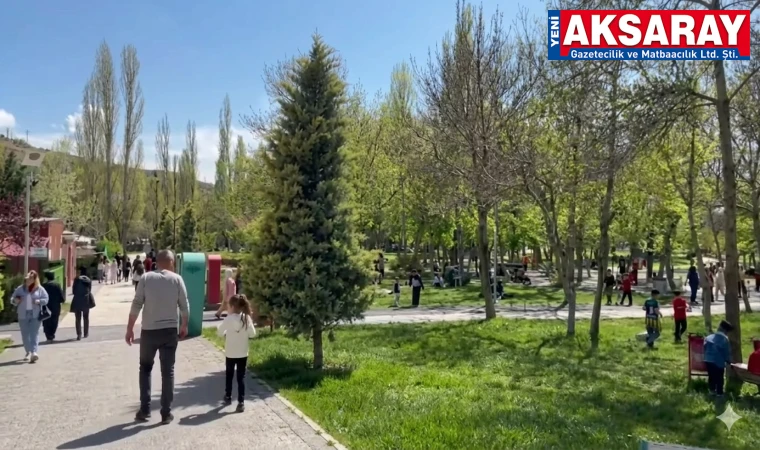 Hava ısındı, vatandaş parklara koştu