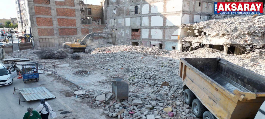 KENTSEL DÖNÜŞÜM İÇİN YIKILAN ARSALARA YAPILACAK BİNALAR SORULUYOR Esnaf yeni dükkanları bekliyor