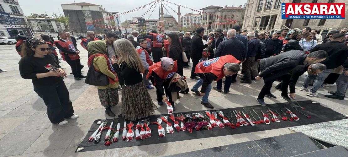 Sendikalar kırmızı karanfil bıraktı