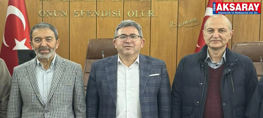 Üç eski il Başkanı Hac yolunda