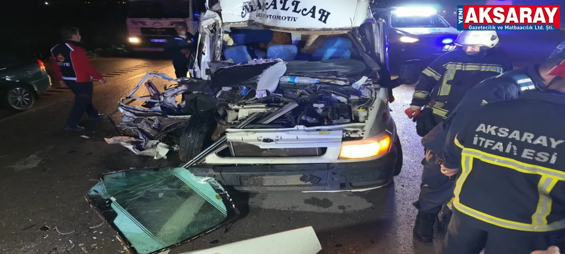 Tarım işçilerini taşıyan minibüs kaza yaptı: 12 YARALI
