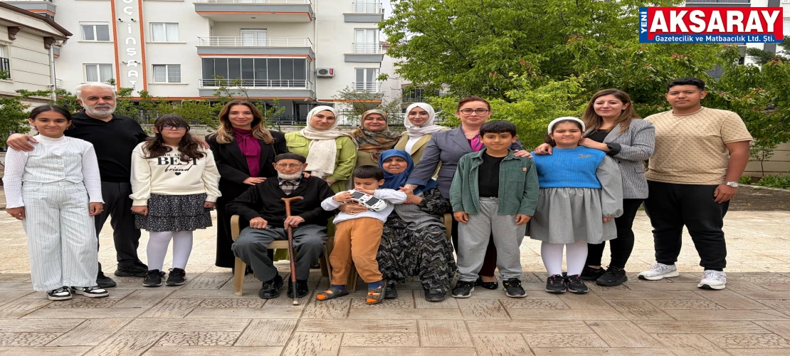 Üç kuşak bir arada yaşayan şehit ailesine ziyaret