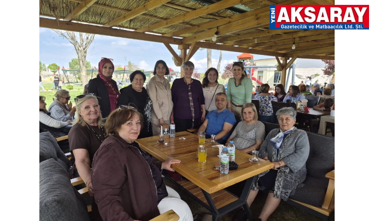 Yardımsevenler Derneği yılın annesini seçti