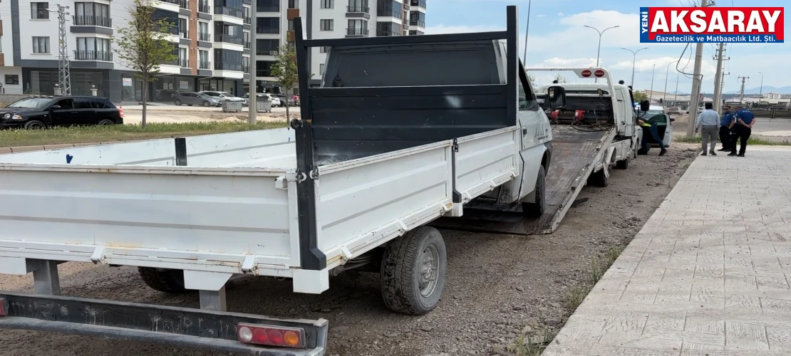 Aracına sahte plaka taktı, yakalanınca "işimiz acildi" dedi