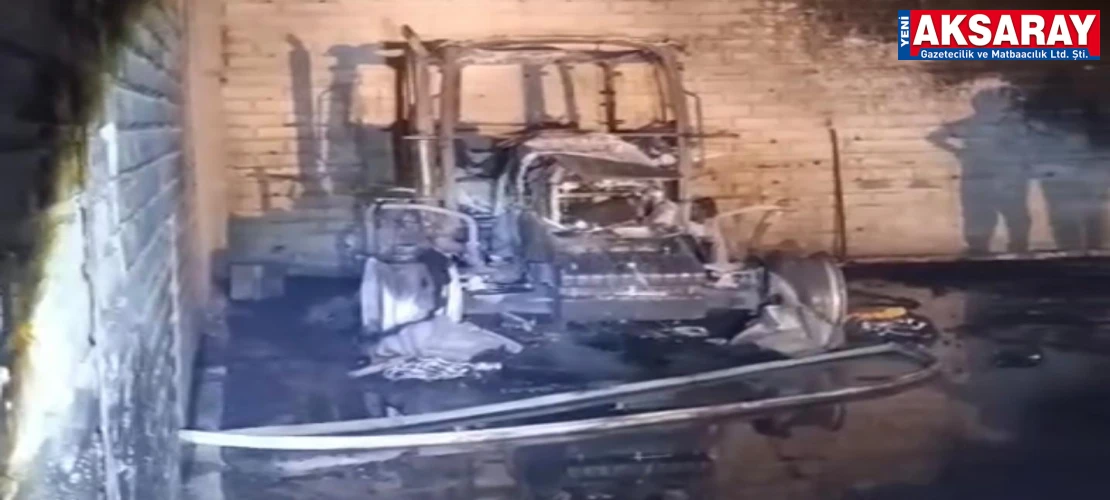 ESKİL’DE KORKUTAN GARAJ YANGINI  Bir traktör kül oldu, diğeri son anda kurtarıldı