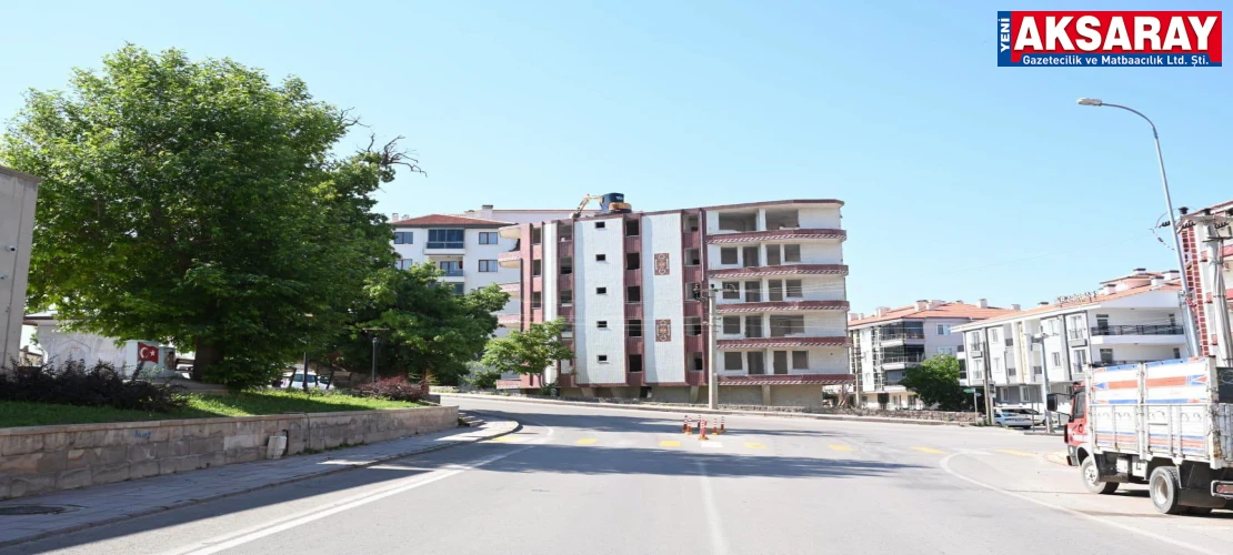 Kanlı pelit karşısındaki atıl bina nihayet yıkılıyor