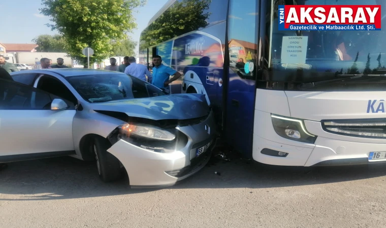 Otomobil yolcu otobüsüne çarptı, 2 yaralı