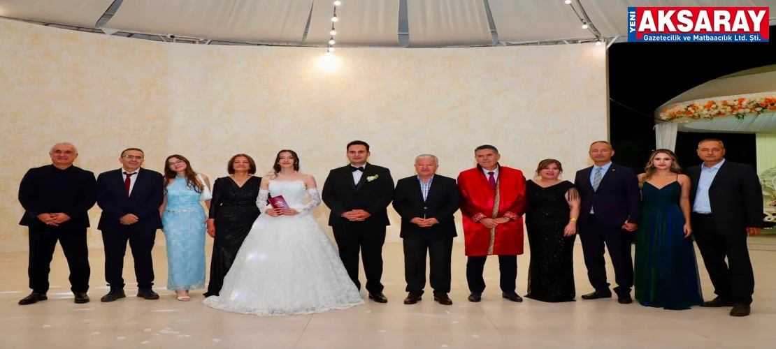 AKSARAY VALİSİ MURAT DURU VE MUŞ VALİSİ AVNİ ÇAKIR İki valinin şahitlik yaptığı düğün
