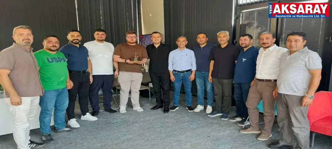 İyi Parti’de doğum günü kutlaması
