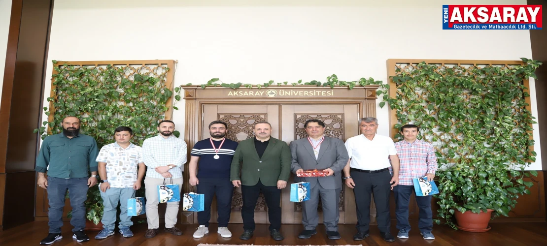 Satranç turnuvasında dereceye girenler ödüllendirildi