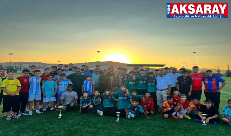 Camiler arası futbol turnuvasının şampiyonu Selimiye Cami
