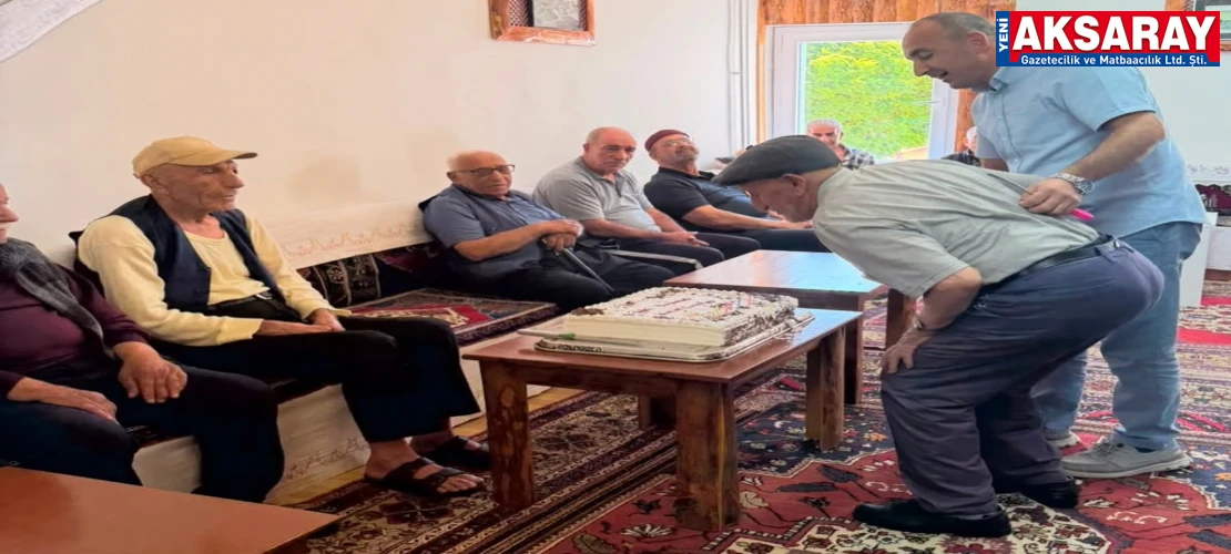 Huzurevi sakinlerine anlamlı kutlama