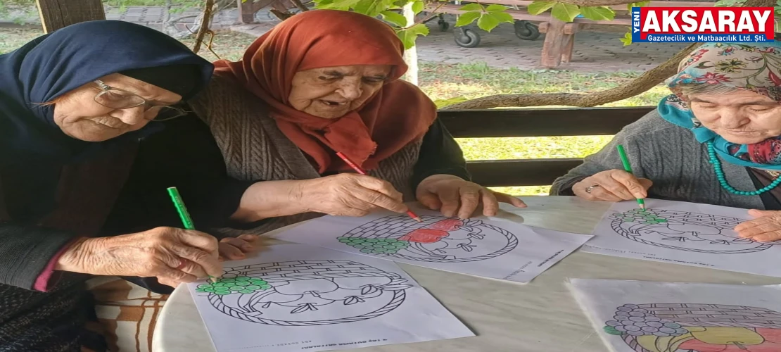 HUZUREVİ’NDE RENKLİ ETKİNLİK Yaşlılar boyama yaparak keyifli anlar yaşadı