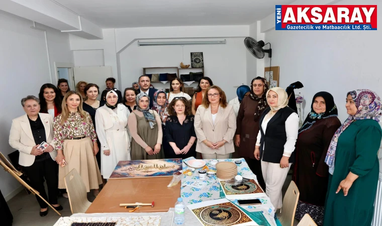 VALİ DURU’NUN EŞİ ELİF DURU Kadınların emeğine ortak oldu