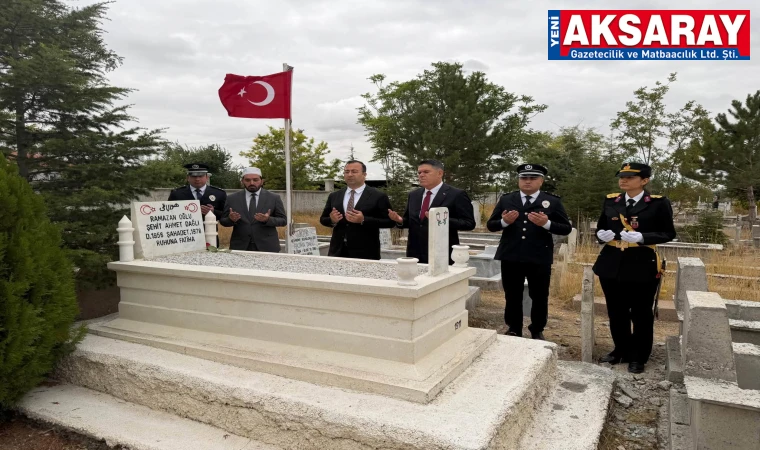 Zafer Bayramında şehitlik ziyareti