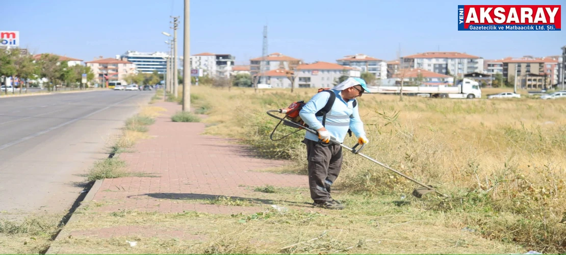 Belediye ekipleri Hürriyet Mahallesi’nde temizlik yaptı
