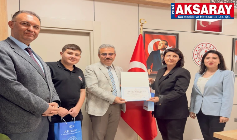 HAZIM KULAK ANADOLU LİSESİ ÖĞRENCİSİ  Eskişehir'de panelde Aksaray’ı başarıyla temsil etti
