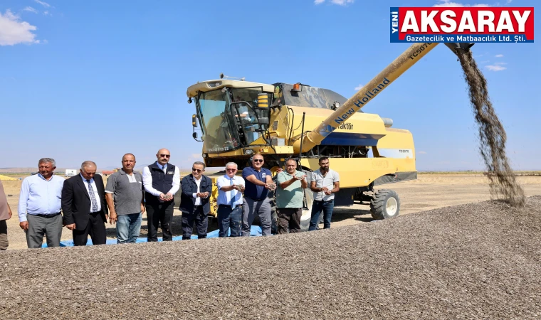 YEŞİLTEPE KASABASI’NDA PROTOKOLDE KATILDI Ayçiçeği Hasat Töreni yapıldı