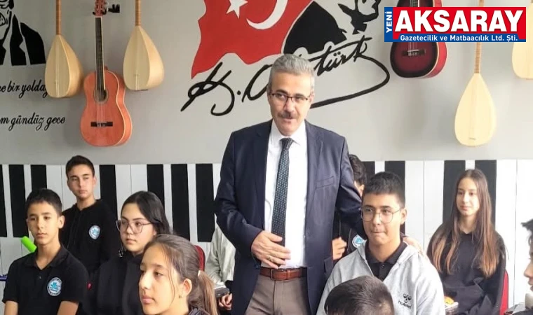 Eğitim müdürü okul ziyaretlerine devam ediyor