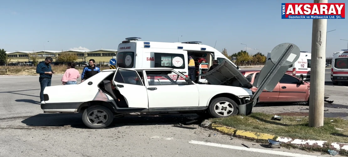 İki otomobil çarpıştı: 2 yaralı