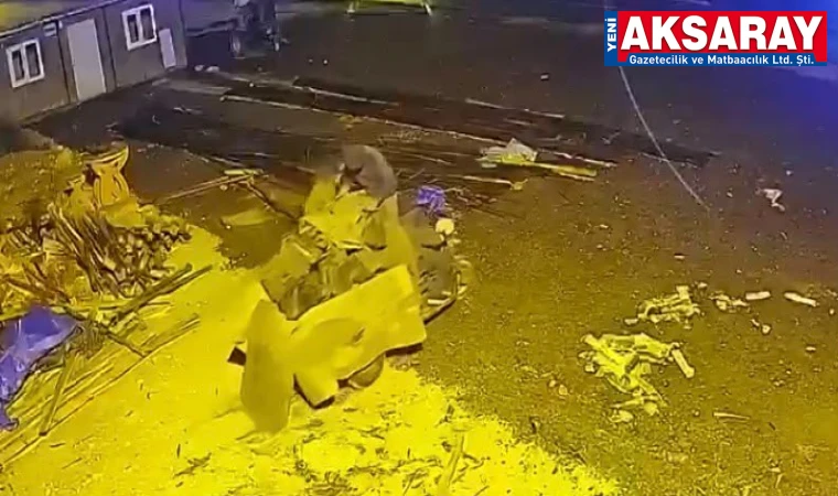 Kilolarca demiri çalıp motosikletle kaçtılar