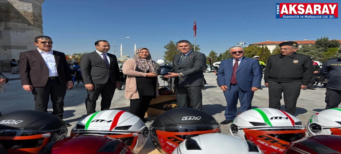 Motosiklet sürücülerine kask dağıtıldı