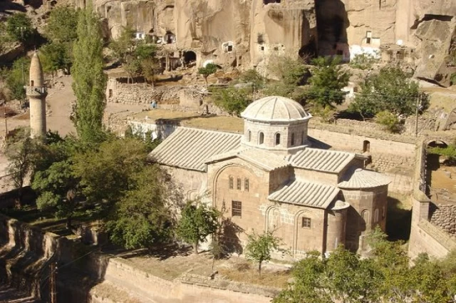Aksaray Turizmi Masada Parlak, Sahada Karanlık: 2025 Tanıtım Yılı Hayal mi Oluyor?