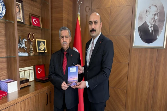 Özel İdare çalışmalarına ışık tutacak kitap