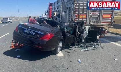 Otomobil Tır’ın altına girdi  2 ÖLÜ 1 YARALI  