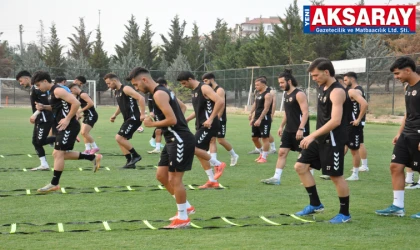 Aksarayspor’da kamp mesaisi sürüyor