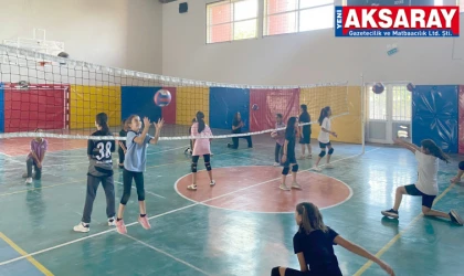 SULTANHANI'NDA SPORA YAZ MOLASI YOK  Futbol ve voleybol kursları okul döneminde de sürecek