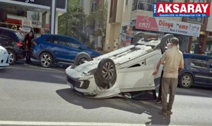 Zincirleme kazada araç ters döndü