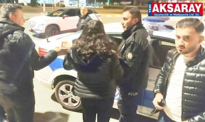 Anne ve baba, avukat kızlarını taksi durağına kilitledi