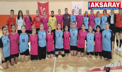 Yıldız kızlar hentbol il birinciliği maçları başladı
