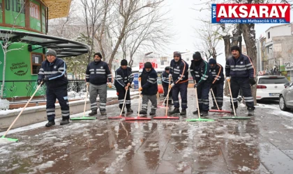 BELEDİYENİN KAR EKİPLERİ Gün boyu sahada çalıştılar